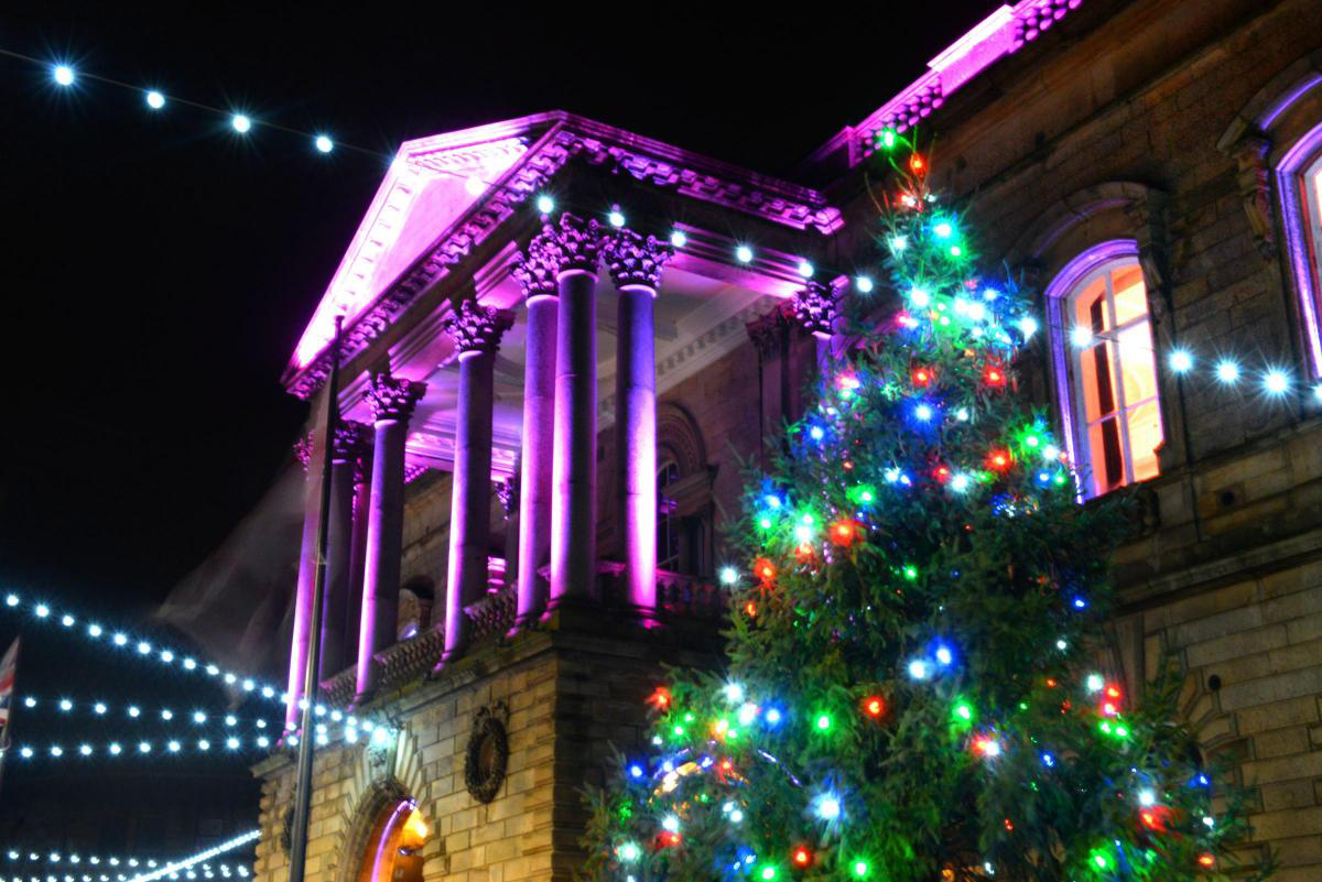 AMAZING ACCRINGTON CHRISTMAS LIGHTS SWITCH ON BACK WITH A BANG IN 2022